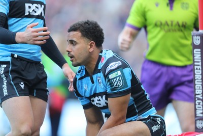 180426 - Scarlets v Cardiff Rugby - United Rugby Championship - Ben Thomas of Cardiff Rugby scores a try