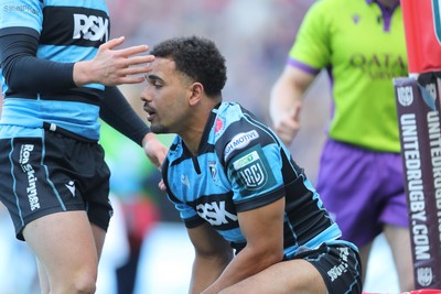 180426 - Scarlets v Cardiff Rugby - United Rugby Championship - Ben Thomas of Cardiff Rugby scores a try