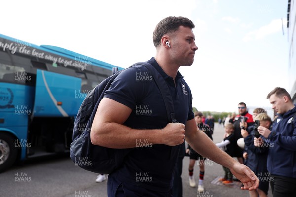 180426 - Scarlets v Cardiff Rugby - United Rugby Championship - Mason Grady of Cardiff arrives at the stadium
