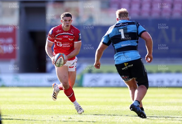 180426 - Scarlets v Cardiff Rugby - United Rugby Championship - Joe Hawkins of Scarlets 