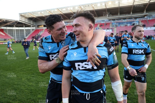 180426 - Scarlets v Cardiff Rugby - United Rugby Championship - James Botham and Taine Basham of Cardiff at full time