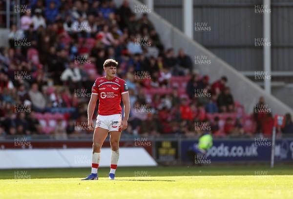 180426 - Scarlets v Cardiff Rugby - United Rugby Championship - Eddie James of Scarlets 