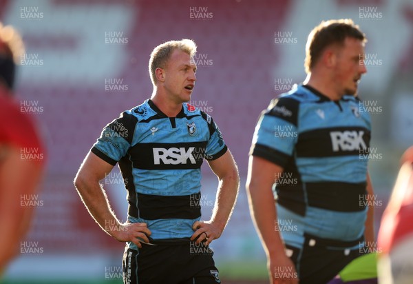180426 - Scarlets v Cardiff Rugby - United Rugby Championship - Johan Mulder of Cardiff 