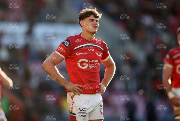 180426 - Scarlets v Cardiff Rugby - United Rugby Championship - Eddie James of Scarlets 