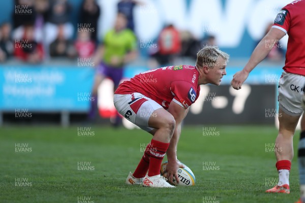 180426 - Scarlets v Cardiff Rugby - United Rugby Championship - Blair Murray of Scarlets touches down
