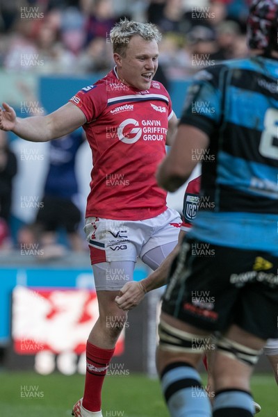 180426 - Scarlets v Cardiff Rugby - United Rugby Championship - Blair Murray of Scarlets celebrates scoring 