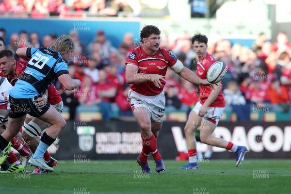 180426 - Scarlets v Cardiff Rugby - United Rugby Championship - Fletcher Anderson of Scarlets 