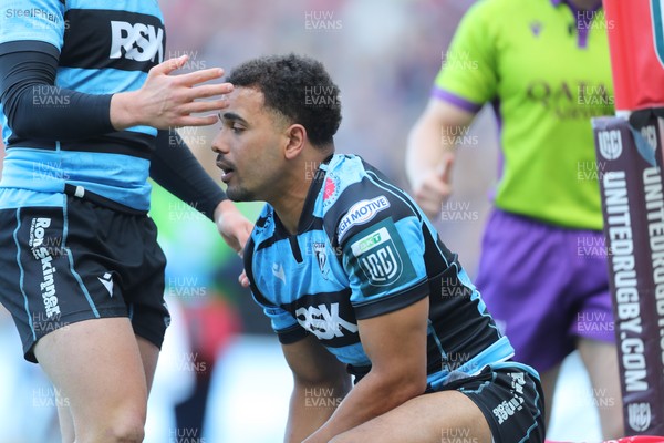 180426 - Scarlets v Cardiff Rugby - United Rugby Championship - Ben Thomas of Cardiff Rugby scores a try