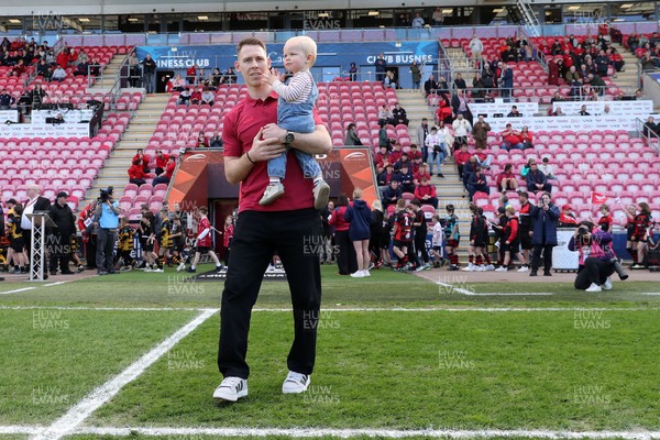 180426 - Scarlets v Cardiff Rugby - United Rugby Championship - Liam Williams walks on the field before kick off with his son