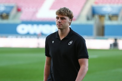 260926 - Scarlets v Cardiff Rugby - United Rugby Championship - Jacob Beetham of Cardiff before the match