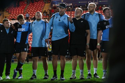 260926 - Scarlets v Cardiff Rugby - United Rugby Championship - Cardiff head coach Corniel van Zyl speaks to his team at the end of the match