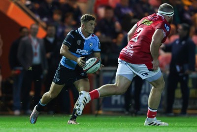 260926 - Scarlets v Cardiff Rugby - United Rugby Championship - Callum Sheedy of Cardiff