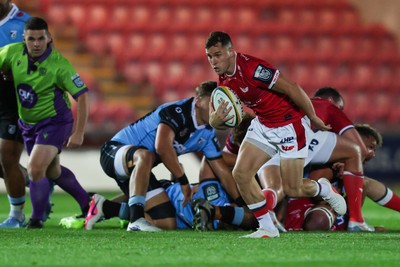 260926 - Scarlets v Cardiff Rugby - United Rugby Championship - Dane Blacker of Scarlets makes a break