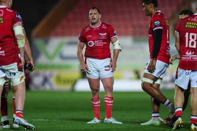 260926 - Scarlets v Cardiff Rugby - United Rugby Championship - Ryan Elias of Scarlets
