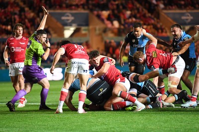 260926 - Scarlets v Cardiff Rugby - United Rugby Championship - Dan Thomas of Cardiff Rugby powers over to score a try