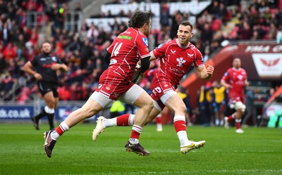 250323 - Scarlets v Sharks - United Rugby Championship - Steff Evans of Scarlets scores try