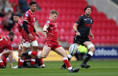 250323 - Scarlets v Cell C Sharks - United Rugby Championship - Sam Costelow of Scarlets 