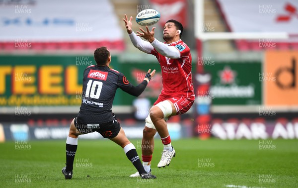 250323 - Scarlets v Sharks - United Rugby Championship - Vaea Fifita of Scarlets gets into space