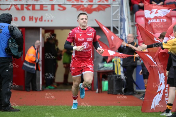 021119 - Scarlets v Toyota Cheetahs - Guinness PRO14   Steff Evans of Scarlets runs out for his 100th game 