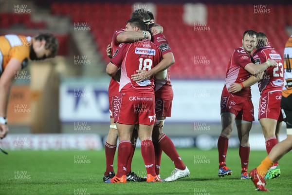021119 - Scarlets v Toyota Cheetahs - Guinness PRO14  Scarlets celebrate at the final whistle 