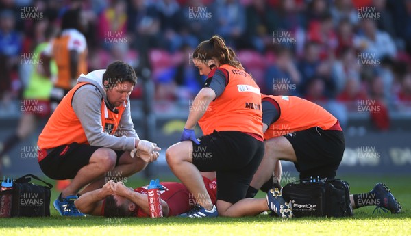 050518 - Scarlets v Cheetahs - Guinness PRO14 - Gareth Davies of Scarlets is treated