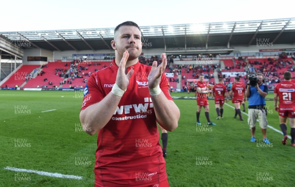 050518 - Scarlets v Cheetahs - Guinness PRO14 - Rob Evans of Scarlets applauds the crowd