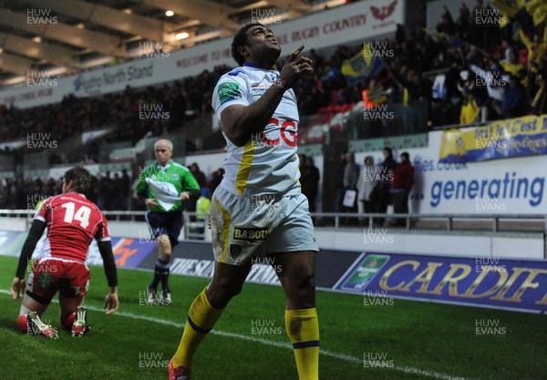 141213 - Scarlets v Clermont Auvergne - Heineken Cup -Napolioni Nalaga of Clermont Auvergne celebrates his try