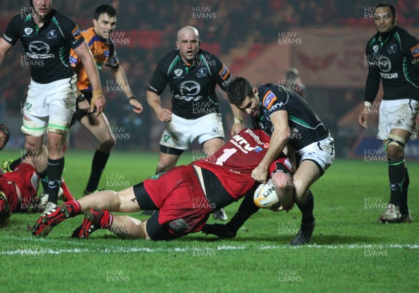 020312 - Scarlets v Connacht, RaboDirect PRO12 - Scarlets Rhodri Jones powers over to score try