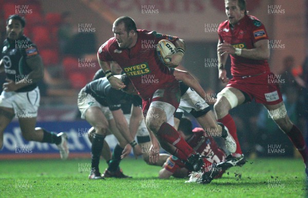 020312 - Scarlets v Connacht, RaboDirect PRO12 - Scarlets Phil John powers over to score try 