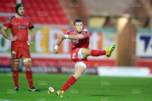 100116 - Scarlets v Connacht - Guinness PRO12 -Steve Shingler of Scarlets kicks the match winning penalty