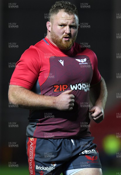190222 - Scarlets v Connacht - United Rugby Championship - Samson Lee of Scarlets during the warm up