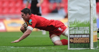 25.04.10 -  Scarlets v Connacht - Magners League - Rob McCusker of Scarlets dives in to score try. 