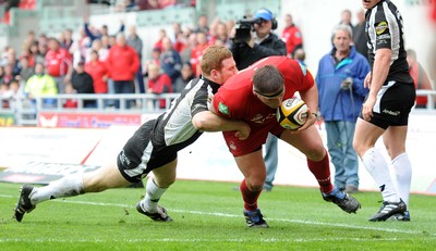 25.04.10 -  Scarlets v Connacht - Magners League - Rhys Thomas of Scarlets scores his second try. 