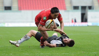 25.04.10 -  Scarlets v Connacht - Magners League - Regan King of Scarlets scores his second try. 