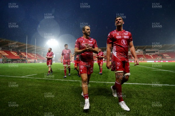 280919 - Scarlets v Connacht - Guinness PRO14 - Paul Asquith and Steve Cummins of Scarlets at full time