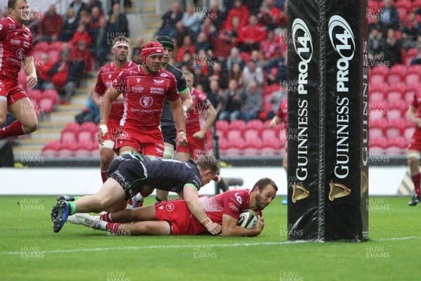 280919 - Scarlets v Connacht - Guinness PRO14 - Paul Asquith scores for Scarlets v Connacht