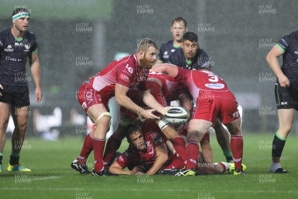 280919 - Scarlets v Connacht - Guinness PRO14 - Tom Phillips of Scarlets acts as a temporary scrum half