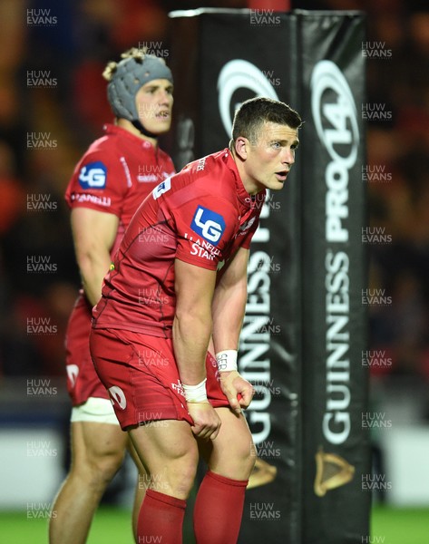 290917 - Scarlets v Connacht - Guinness PRO14 - Scott Williams and Jonathan Davies of Scarlets