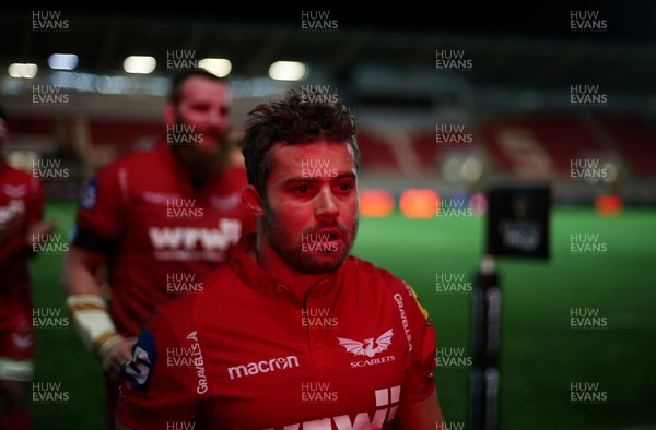 290917 - Scarlets v Connacht - Guinness PRO14 - Leigh Halfpenny of Scarlets at full time