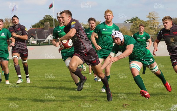 290918 - Scarlets A v Connacht Eagles, Celtic Cup, Carmarthen - Morgan Williams of Scarlets races in to score try