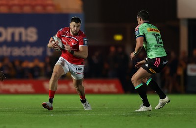 101025 - Scarlets v DHL Stormers - United Rugby Championship - Johnny Williams of Scarlets 