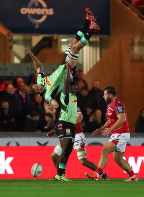 101025 - Scarlets v DHL Stormers, United Rugby Championship - Connor Evans of Stormers takes an unusual view of the match as he fails to win the high ball