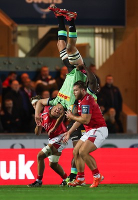 101025 - Scarlets v DHL Stormers, United Rugby Championship - Connor Evans of Stormers takes an unusual view of the match as he fails to win the high ball