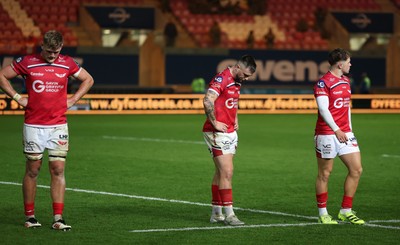 101025 - Scarlets v DHL Stormers, United Rugby Championship - Scarlets players at the end of the match