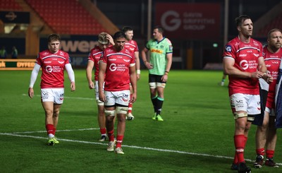101025 - Scarlets v DHL Stormers, United Rugby Championship - Scarlets players at the end of the match