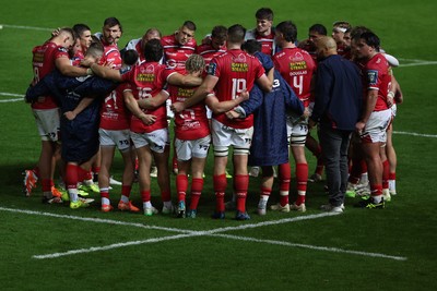 101025 - Scarlets v DHL Stormers, United Rugby Championship - Scarlets players at the end of the match