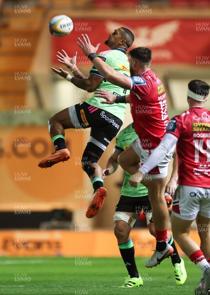 101025 - Scarlets v DHL Stormers, United Rugby Championship - Leolin Zas of Stormers takes the ball from Johnny Williams of Scarlets