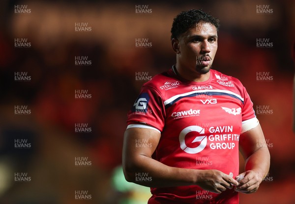 101025 - Scarlets v DHL Stormers, United Rugby Championship - Dan Davis of Scarlets