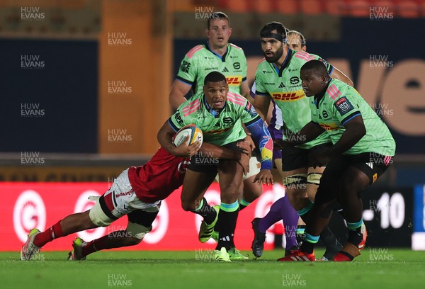 101025 - Scarlets v DHL Stormers, United Rugby Championship - Damian Willemse of Stormers looks to attack