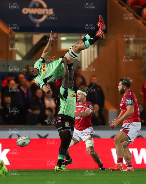 101025 - Scarlets v DHL Stormers, United Rugby Championship - Connor Evans of Stormers takes an unusual view of the match as he fails to win the high ball